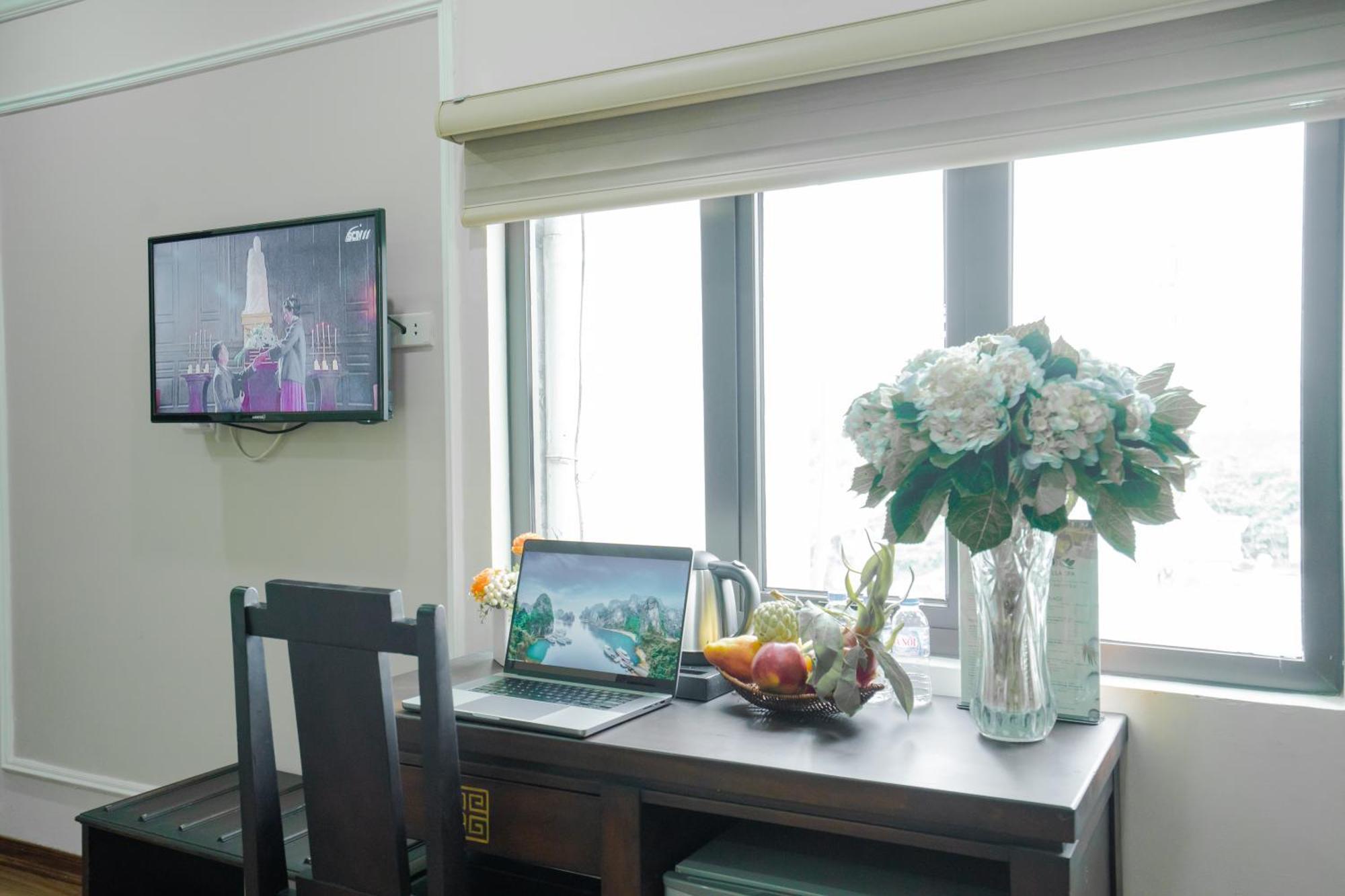 Ha Noi Lake View Hotel & Travel 河内 外观 照片