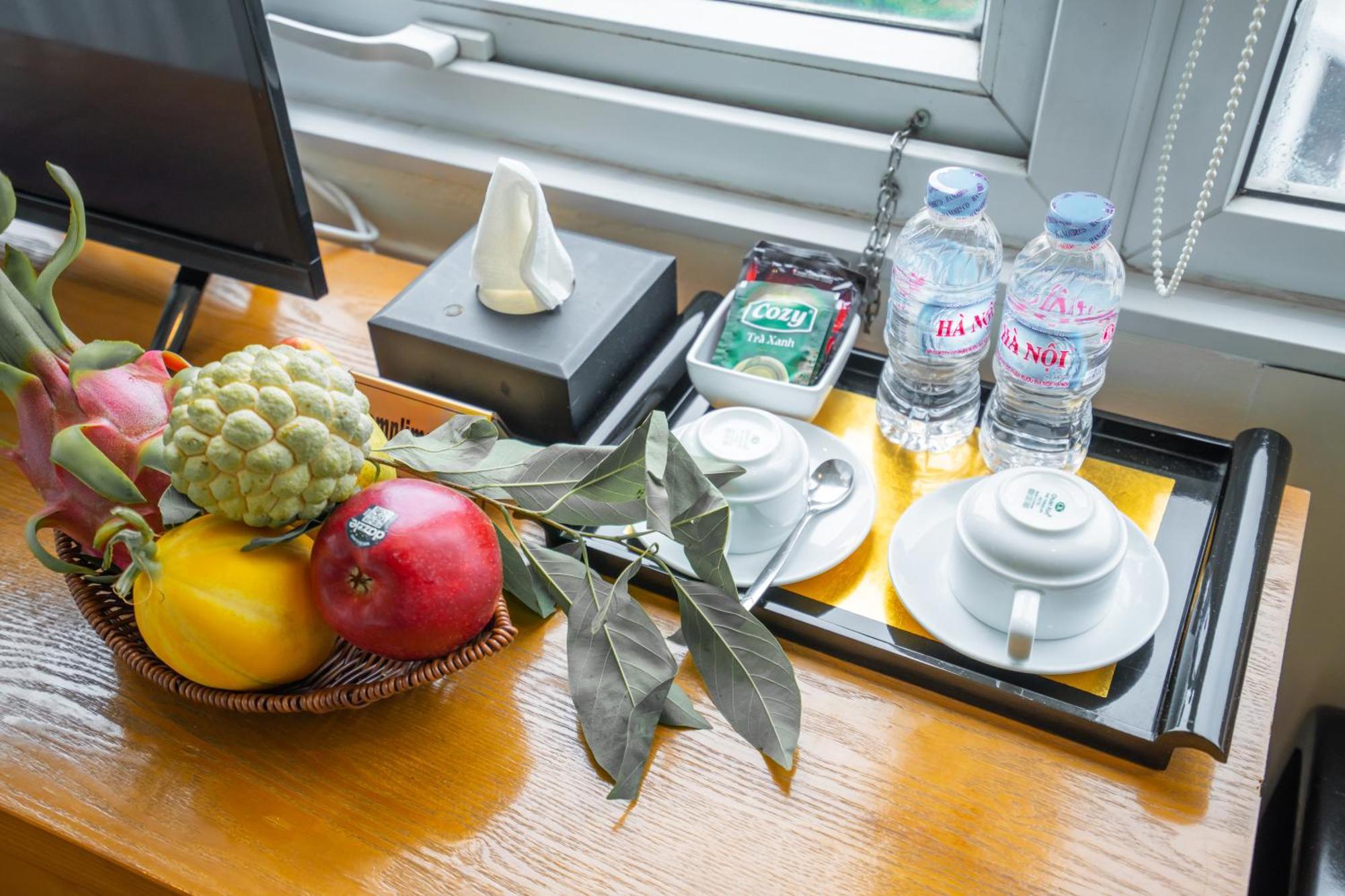 Ha Noi Lake View Hotel & Travel 河内 外观 照片